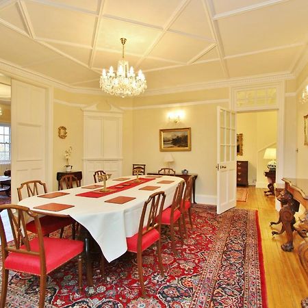 Elegant 3-Bedroom Ramsay Garden Apartment In Edinburgh City Centre Esterno foto