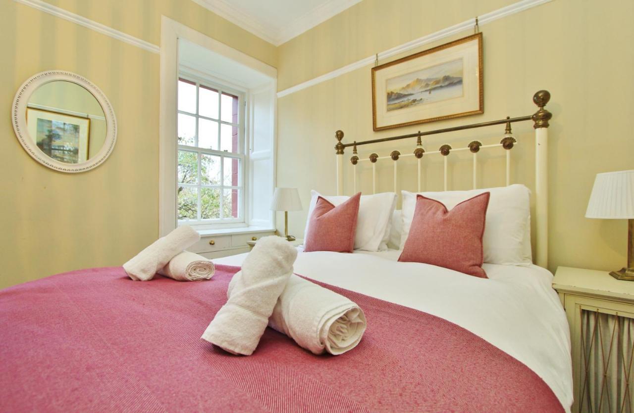 Elegant 3-Bedroom Ramsay Garden Apartment In Edinburgh City Centre Esterno foto