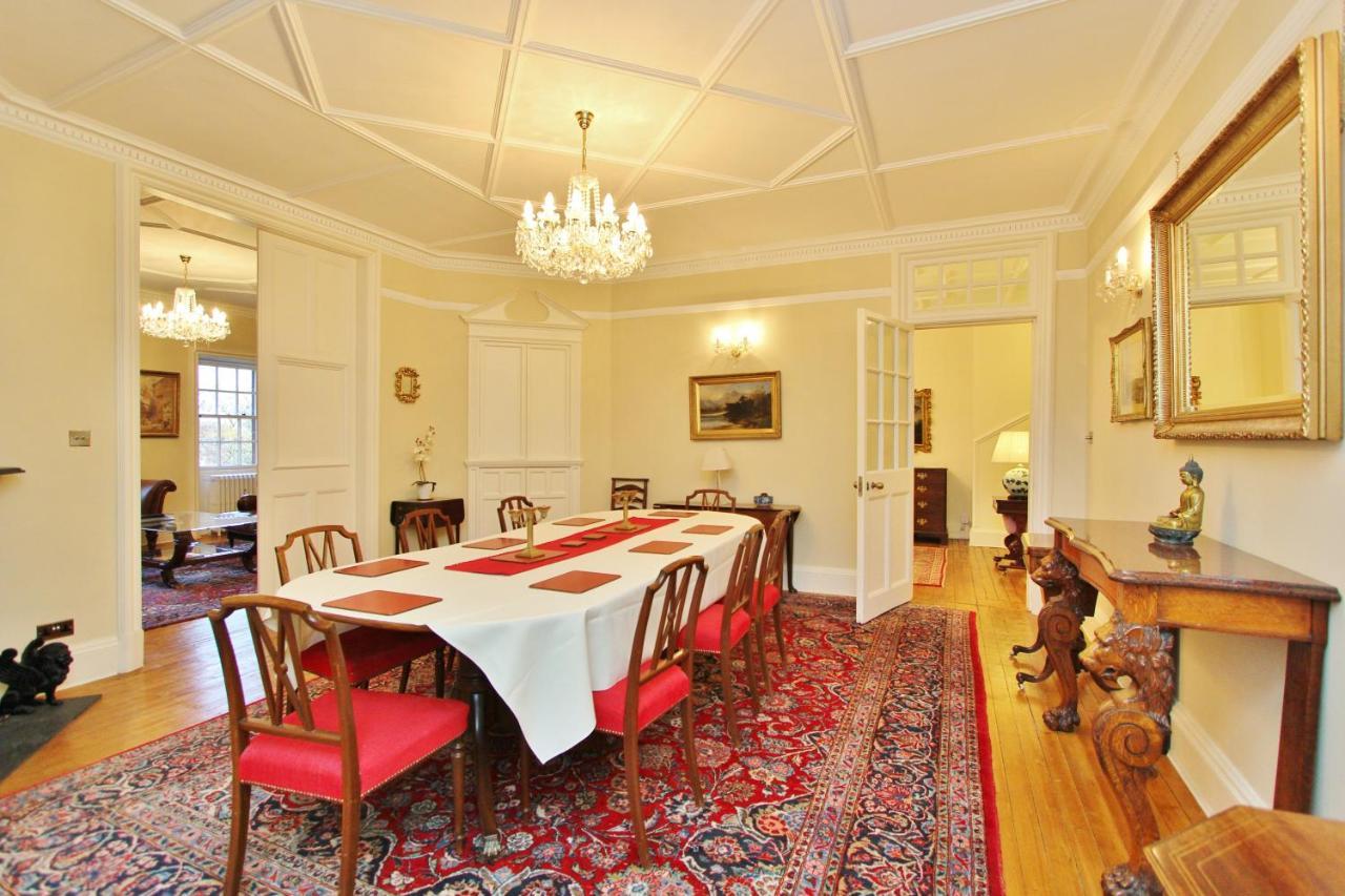 Elegant 3-Bedroom Ramsay Garden Apartment In Edinburgh City Centre Esterno foto
