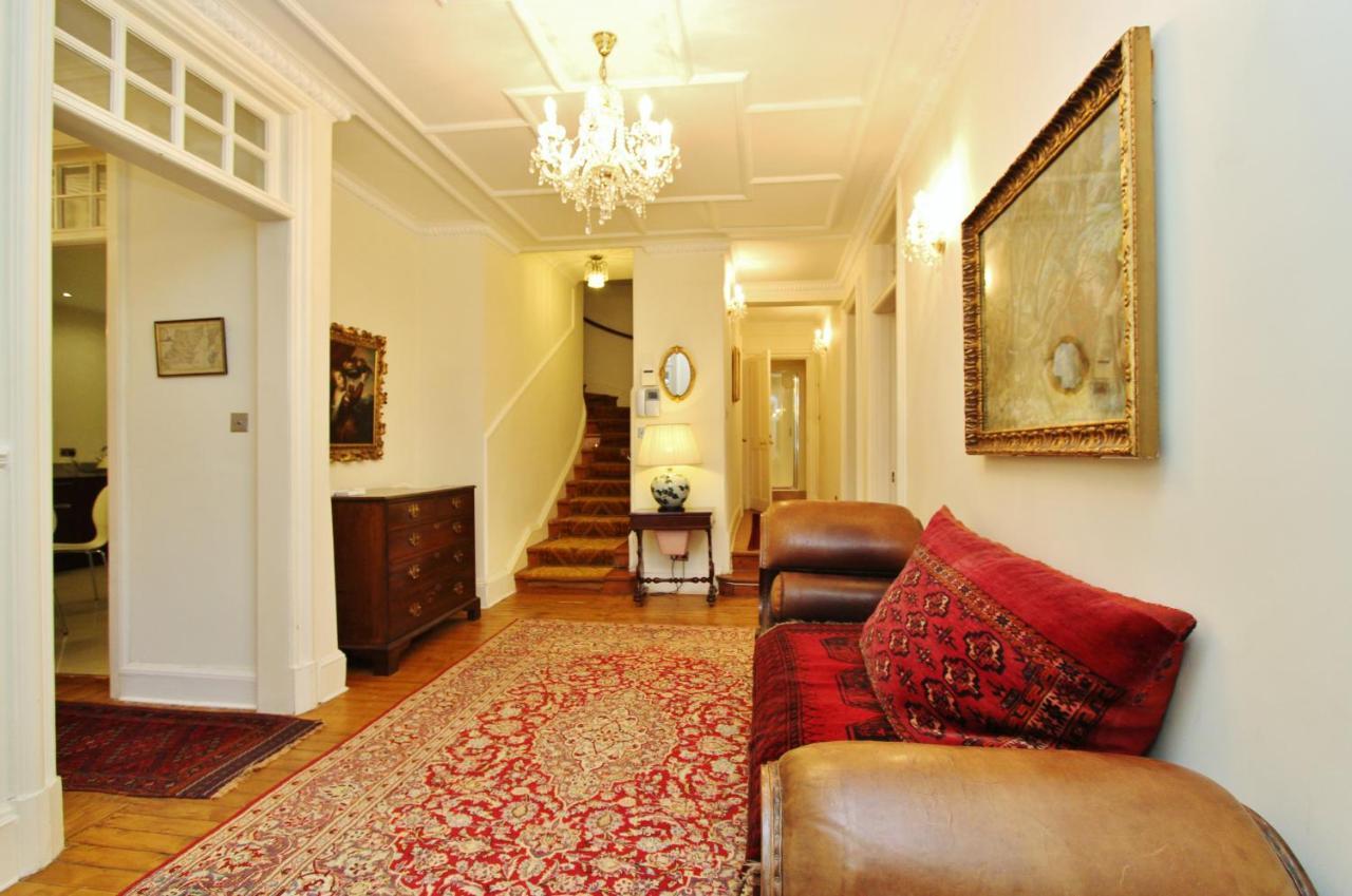 Elegant 3-Bedroom Ramsay Garden Apartment In Edinburgh City Centre Esterno foto