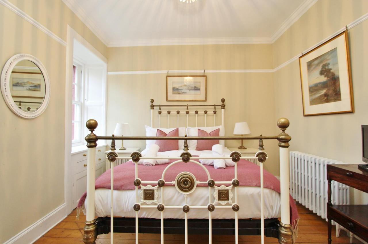 Elegant 3-Bedroom Ramsay Garden Apartment In Edinburgh City Centre Esterno foto