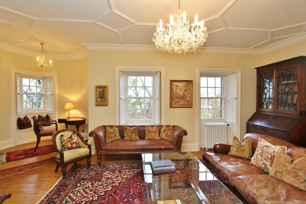 Elegant 3-Bedroom Ramsay Garden Apartment In Edinburgh City Centre Esterno foto