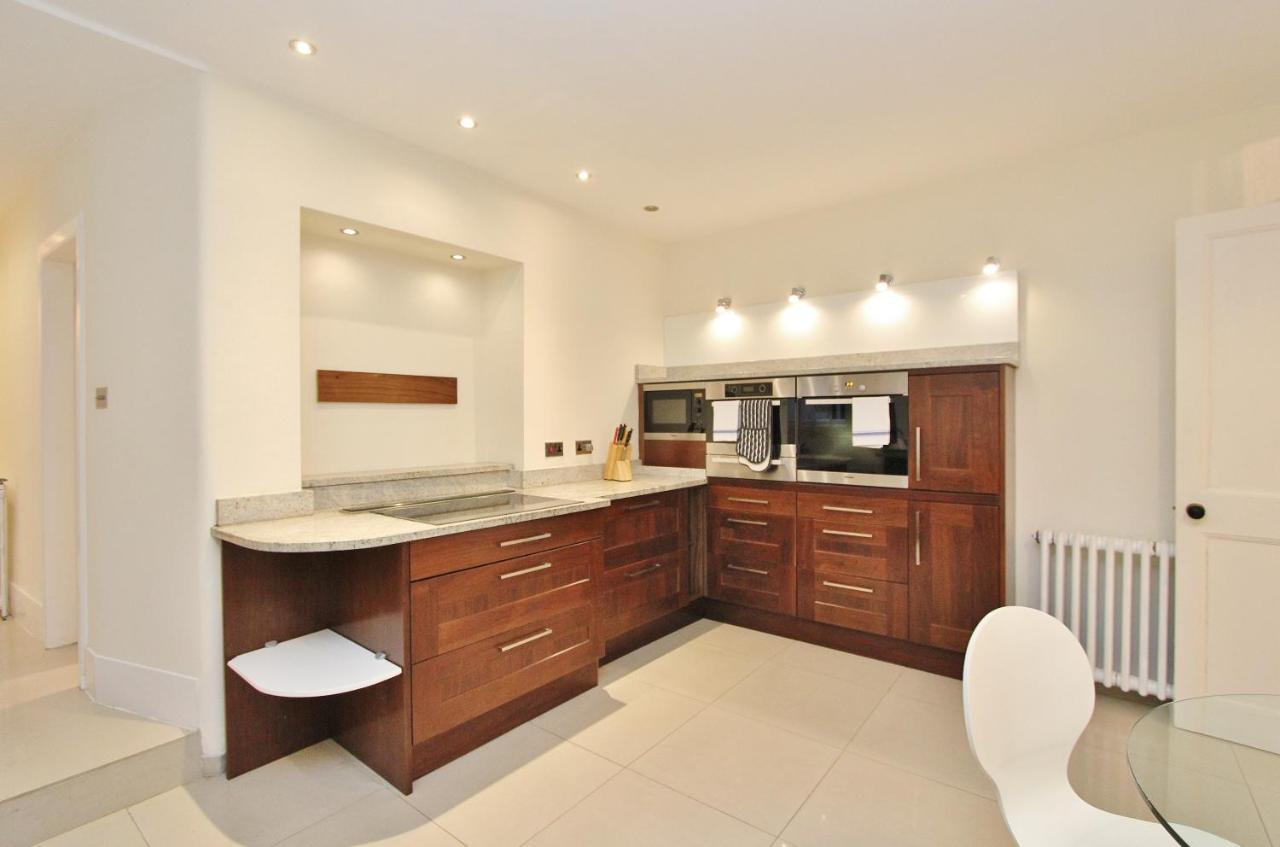 Elegant 3-Bedroom Ramsay Garden Apartment In Edinburgh City Centre Esterno foto